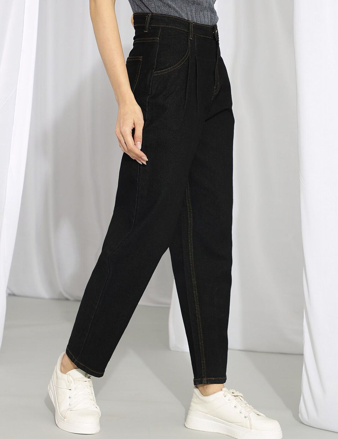 Kotty Women Black Straight Fit High-Rise Stretchable Jeans