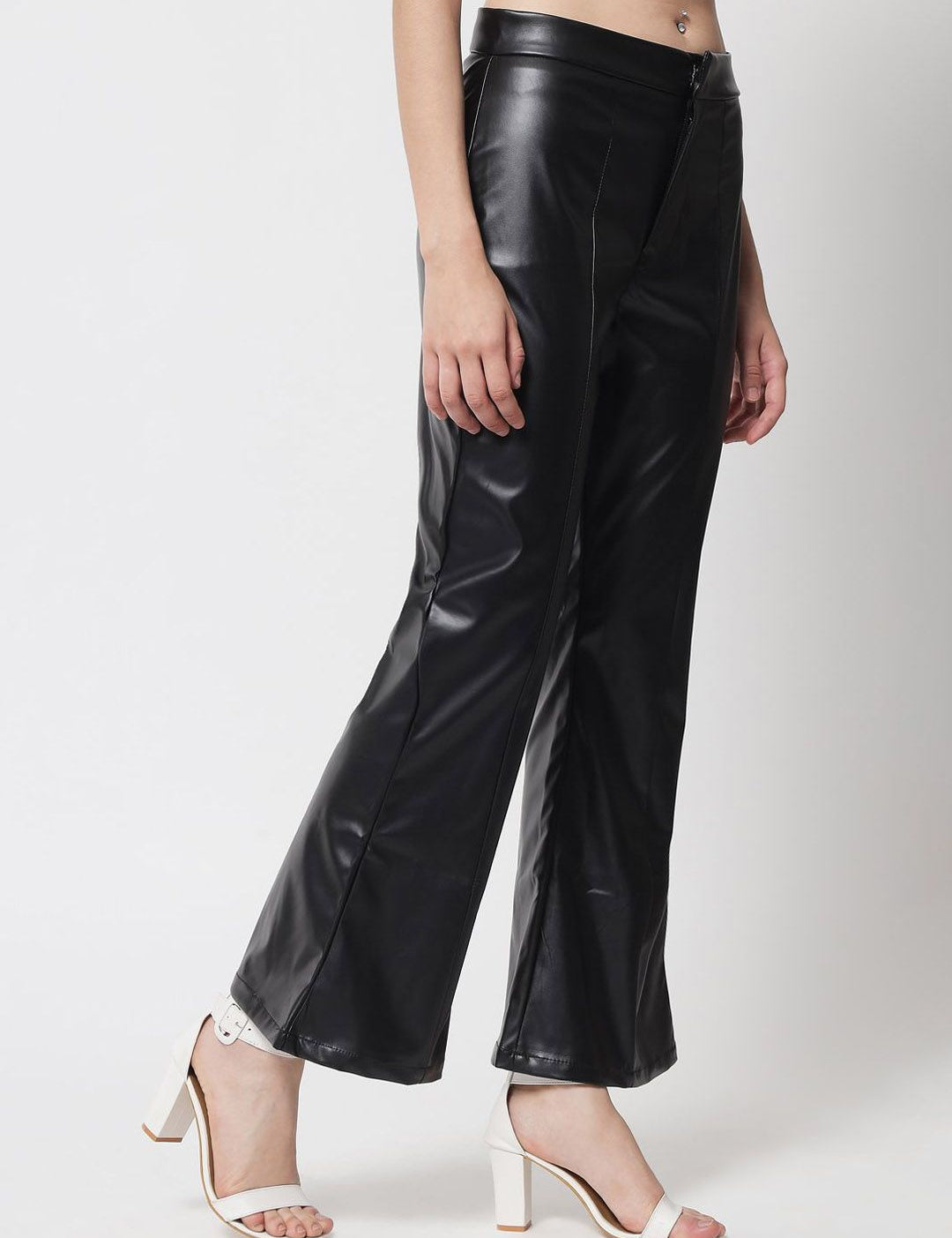 Kotty Women Relaxed Flared High-Rise Trousers