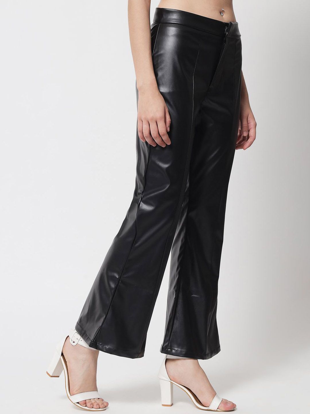Kotty Women Relaxed Flared High-Rise Trousers