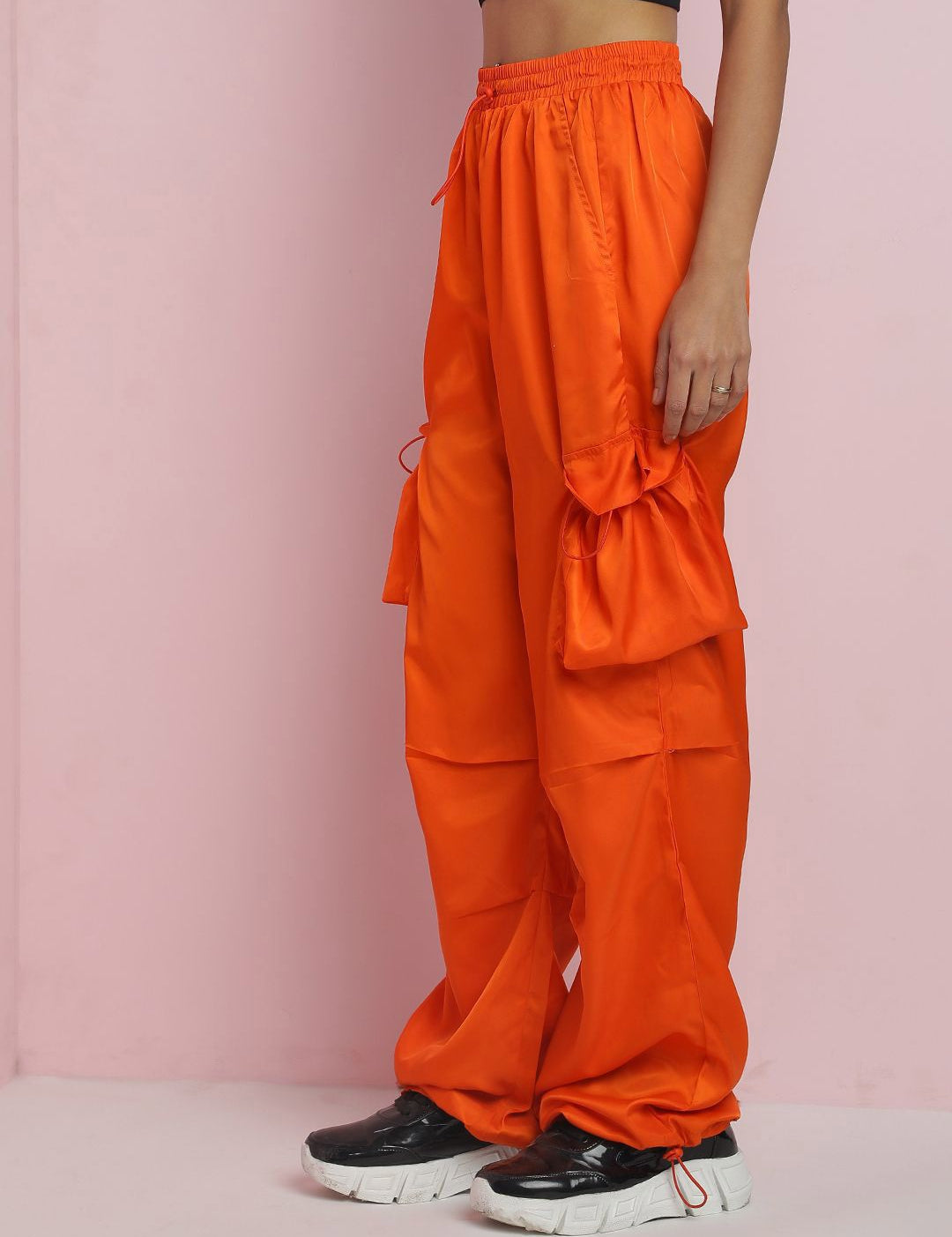 Kotty Women Solid Relaxed Loose Fit Mid -Rise Easy Wash Parachute Trousers