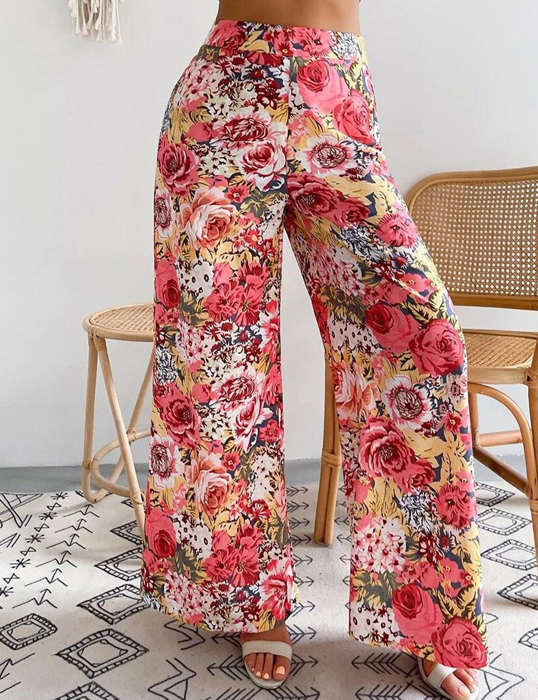 Kotty Women Pink Floral Printed Relaxed Flared High-Rise Easy Wash Trousers
