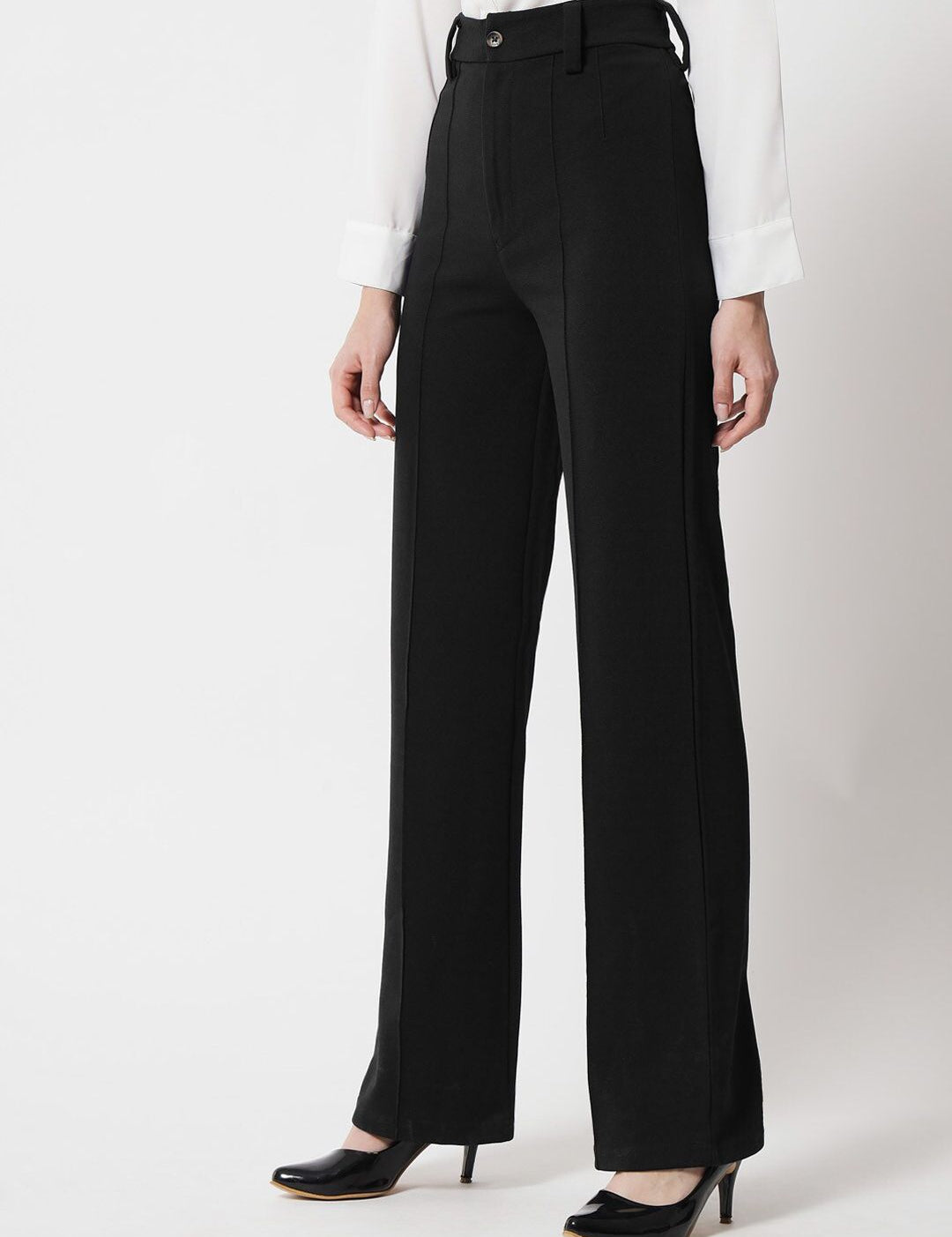 Kotty Women Relaxed Straight Leg Straight Fit High-Rise Pleated Trousers