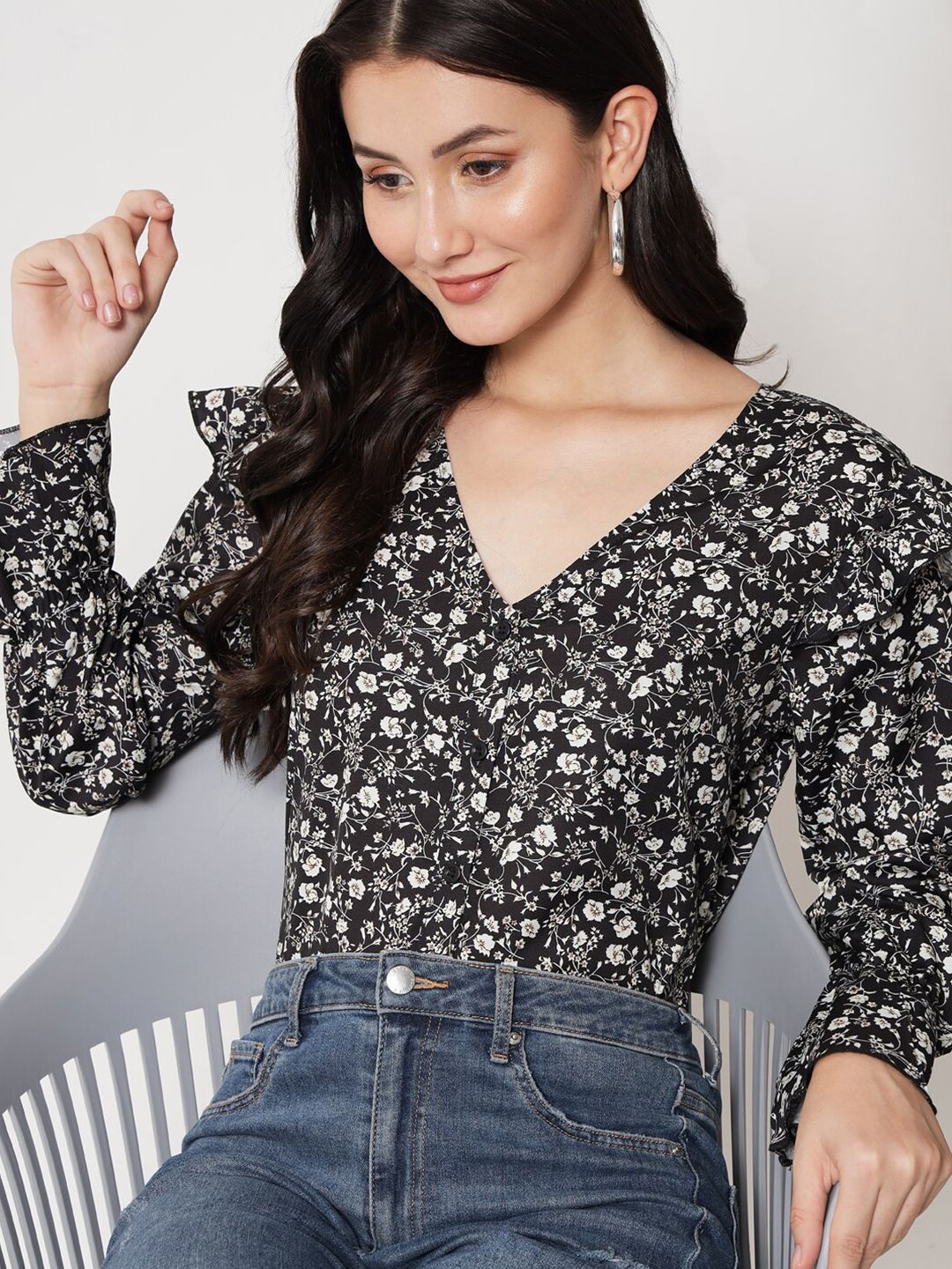 Kotty Floral Print Bell Sleeve Ruffles Crepe Top