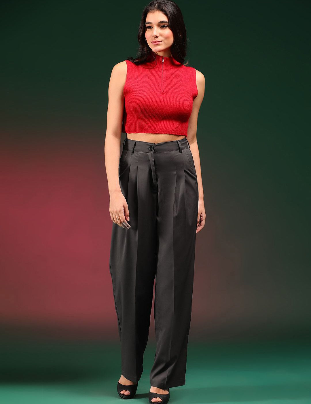 KOTTY BIZwear Women Relaxed Straight Fit Mid-Rise Easy Wash Pleated Parallel Trousers