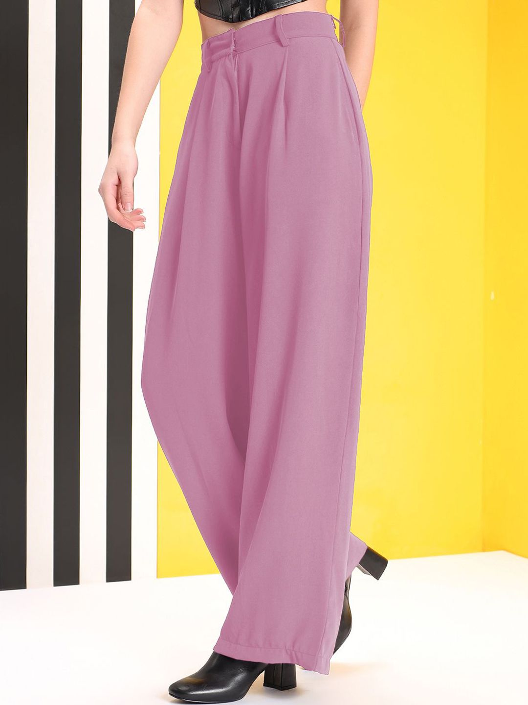 Kotty Women Loose Fit High-Rise Corduroy Pleated Trousers