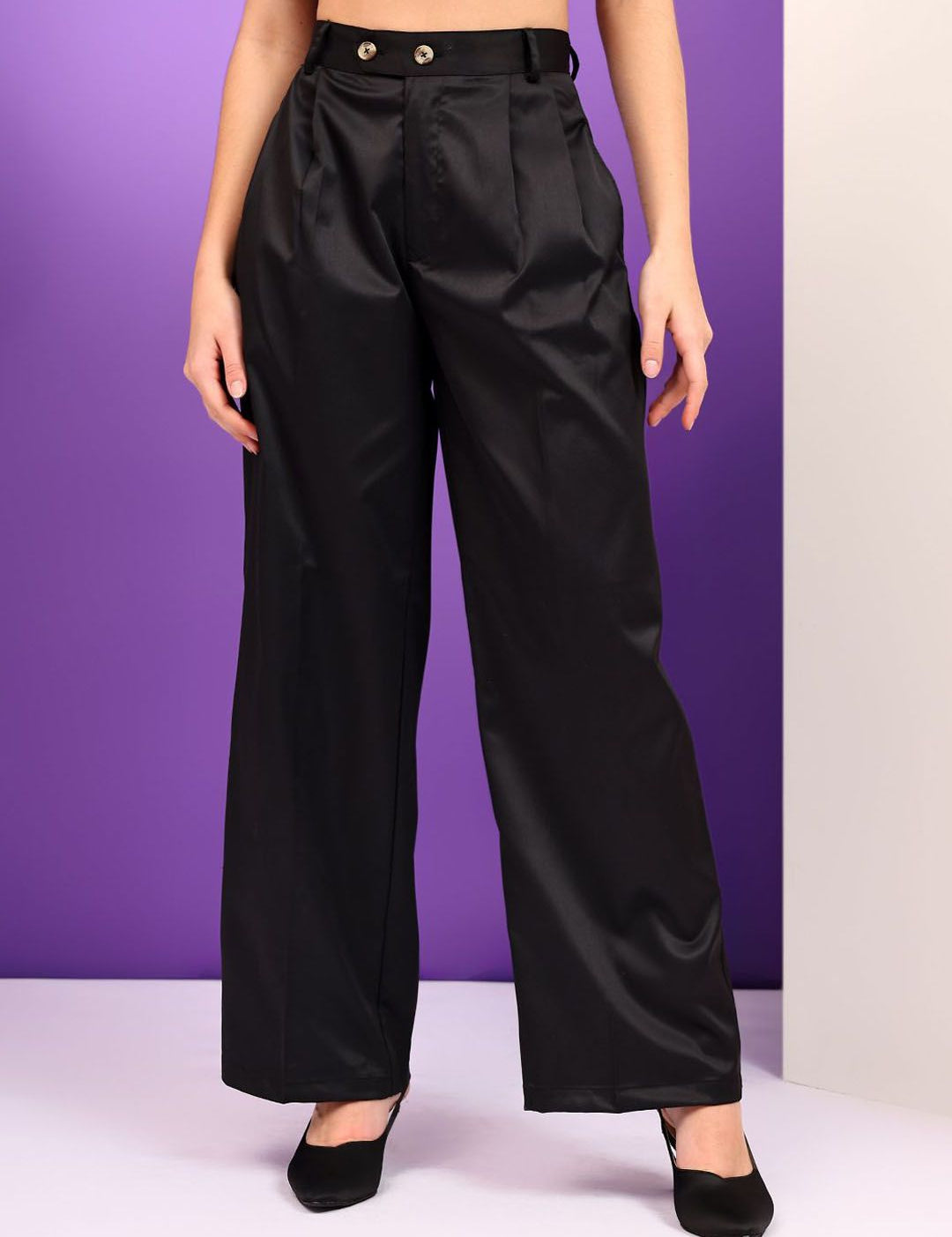 Kotty Women Relaxed Straight Leg Straight Fit High-Rise Easy Wash Pleated Trousers