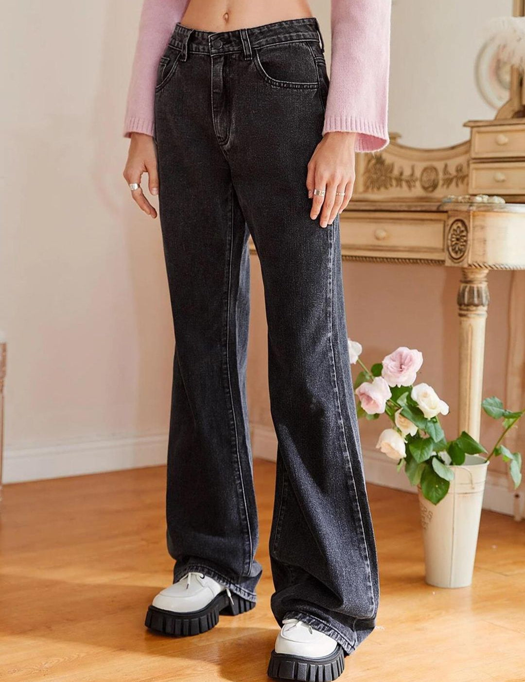 Kotty Women Black Jean Straight Fit Mid-Rise Clean Look Stretchable Jeans