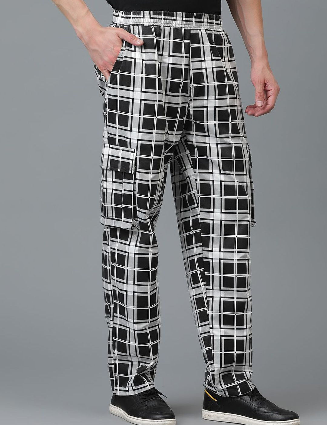 Kotty Men Checked Relaxed Low-Rise Easy Wash Trousers