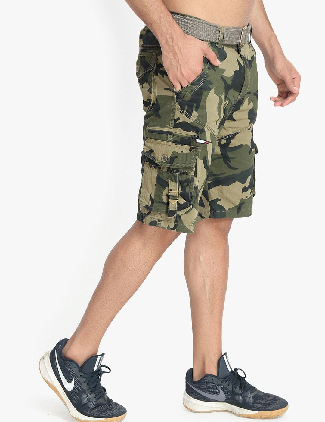 Kotty Men Green Camouflage Printed Regular Fit Cargo Shorts