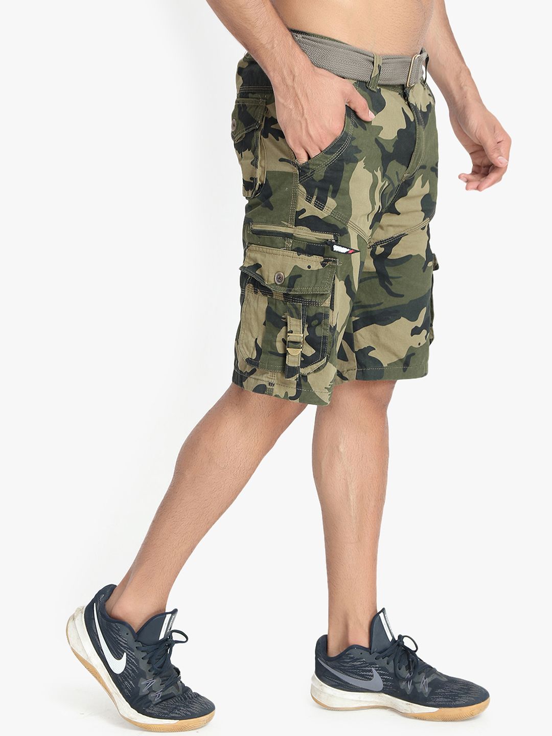 Kotty Men Green Camouflage Printed Regular Fit Cargo Shorts