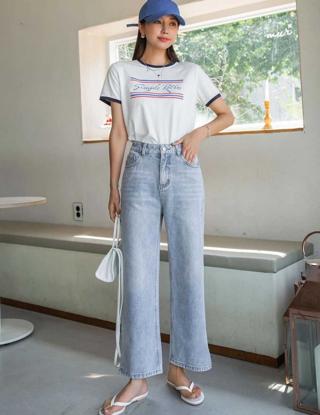 Kotty Women Blue Jean Straight Fit High-Rise Slash Knee Light Fade Stretchable Jeans