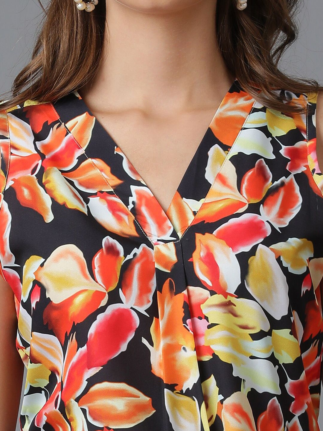 Kotty Black Floral Printed Crepe Top