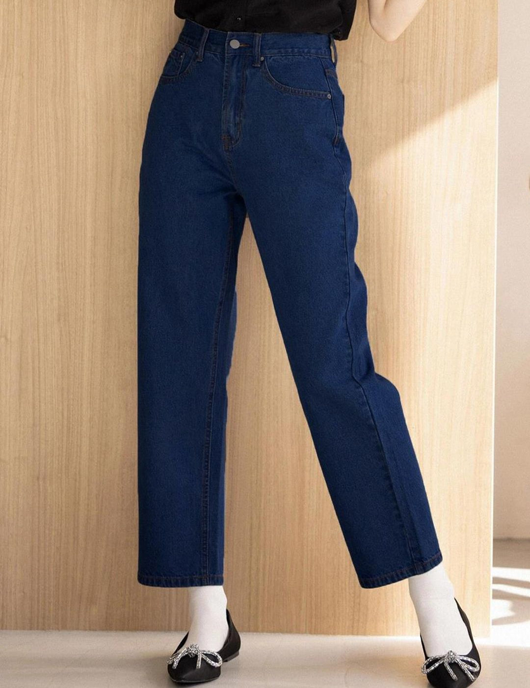 Kotty Women Blue Jean Straight Fit High-Rise Clean Look Stretchable Jeans