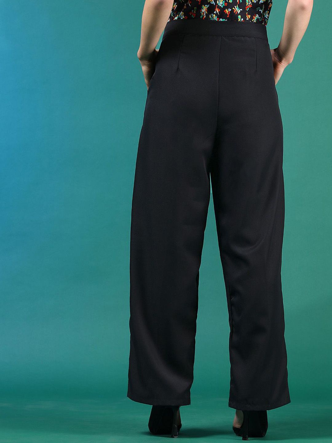 Kotty Women Solid Relaxed High-Rise Easy Wash Pleated Trousers