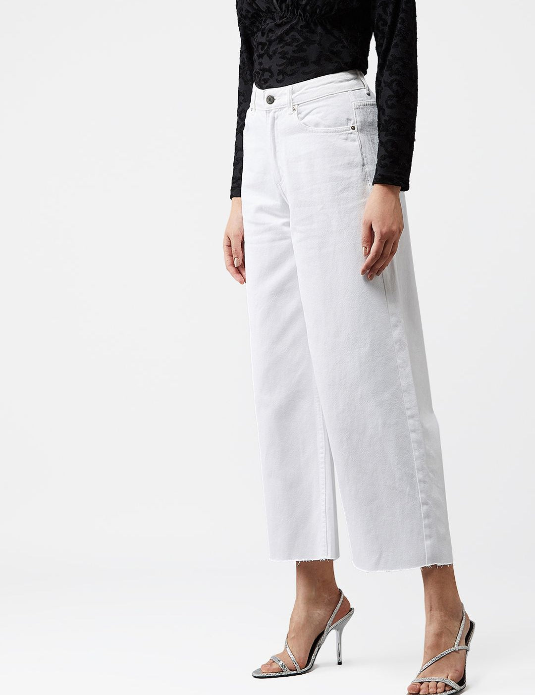 Kotty Women White Flared High-Rise Clean Look Jeans