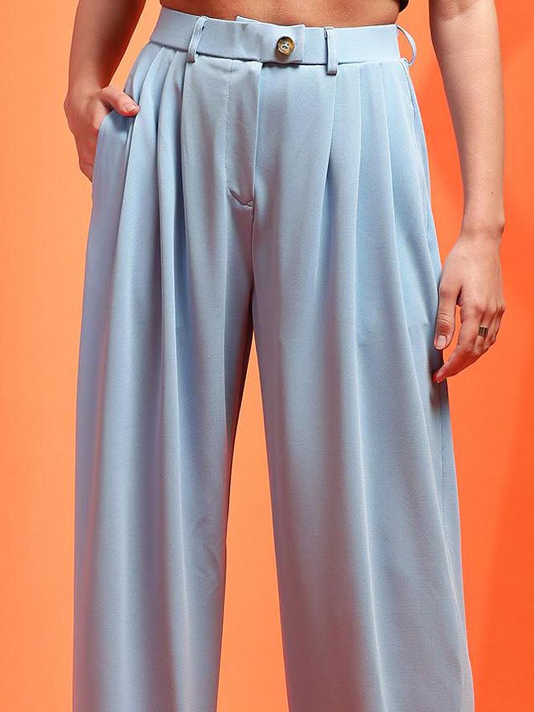 Kotty Women Relaxed Straight Fit Mid-Rise Pleated Parallel Trousers