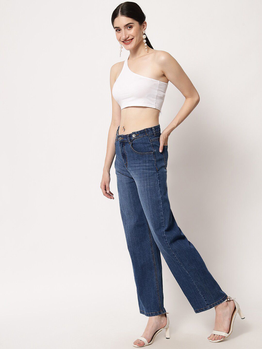 Kotty Women Blue Jean Straight Fit Low-Rise Light Fade Stretchable Jeans