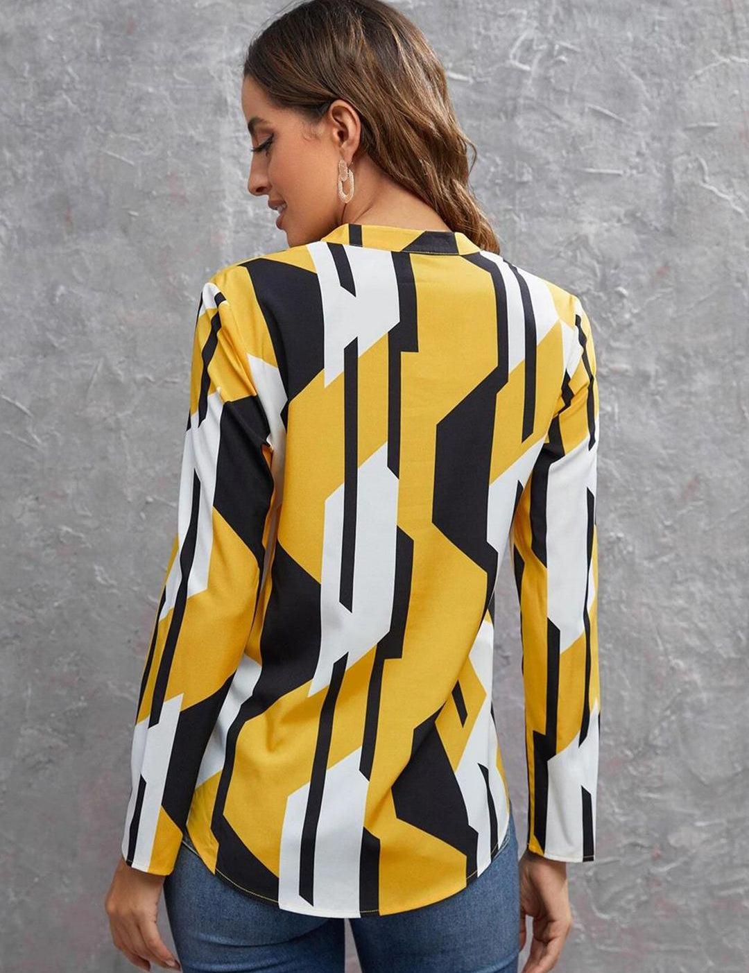 Kotty Abstract Printed Mandarin Collar Crepe Top