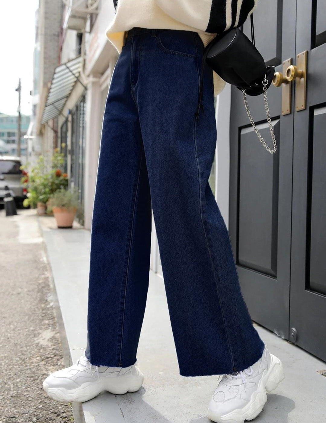 Kotty Navy Blue Women Jean Straight Fit High-Rise Stretchable Jeans