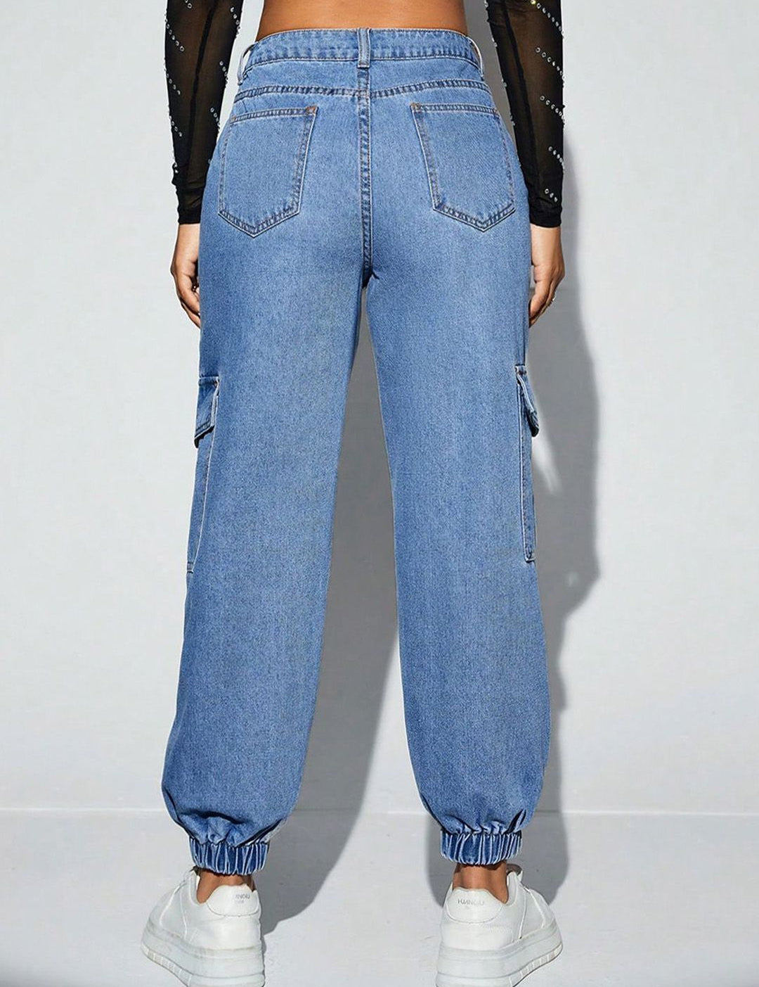 Kotty Women High-Rise Clean Look Stretchable Cargo Joggers