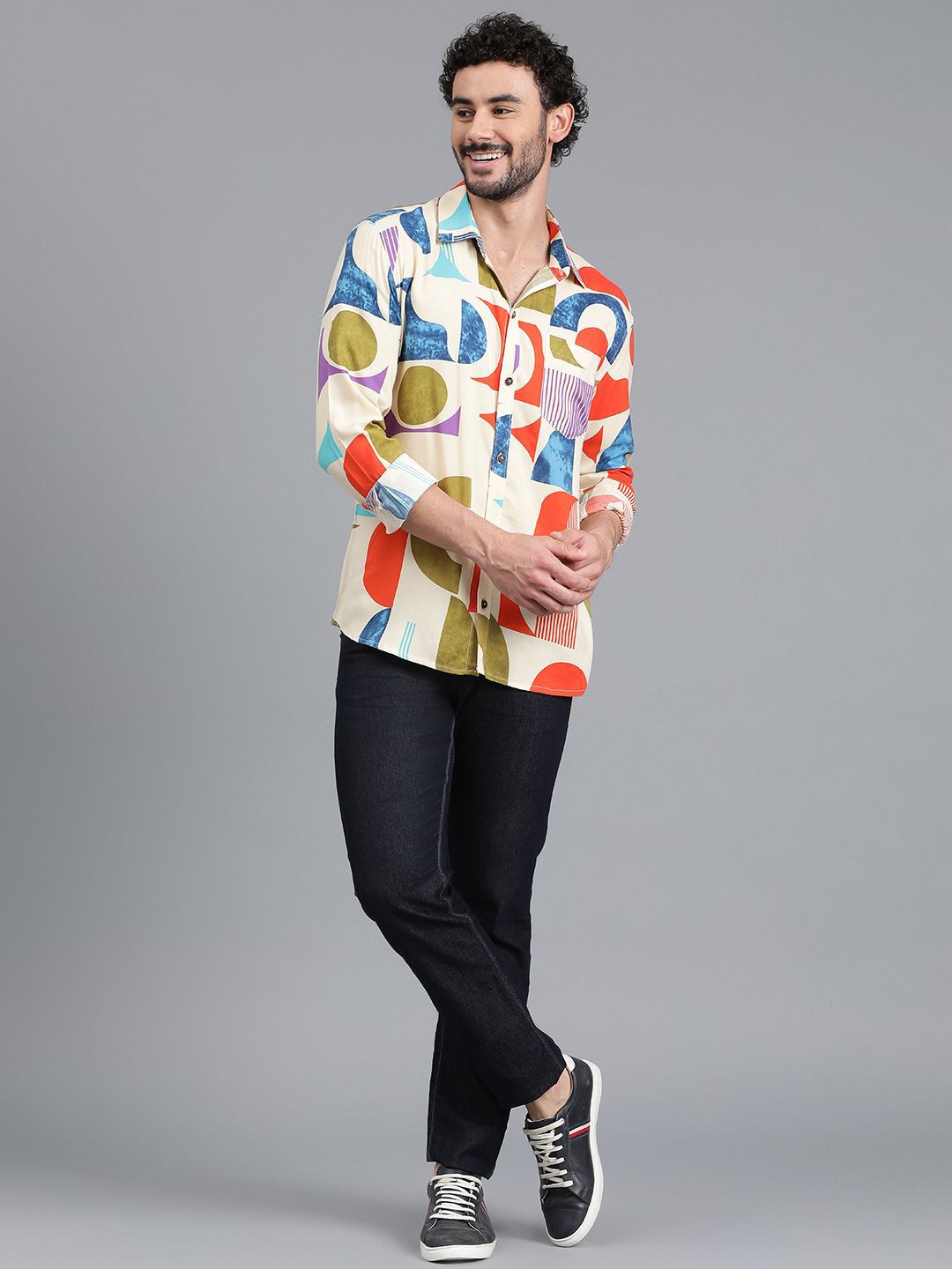 Kotty New Relaxed Fit Abstract Printed Cutaway Collar Casual Shirt
