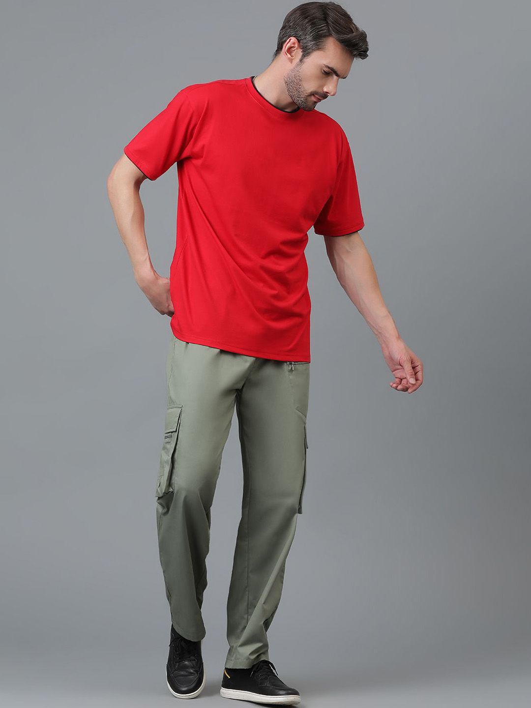 Kotty Men Relaxed Low-Rise Easy Wash Cargos Trousers