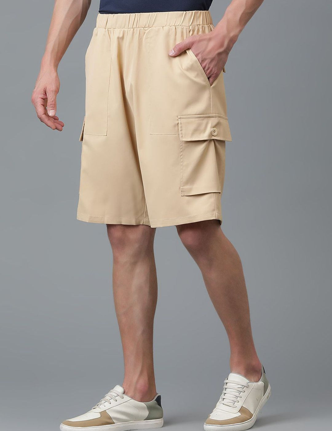 Kotty Men Low-Rise Cargo Shorts