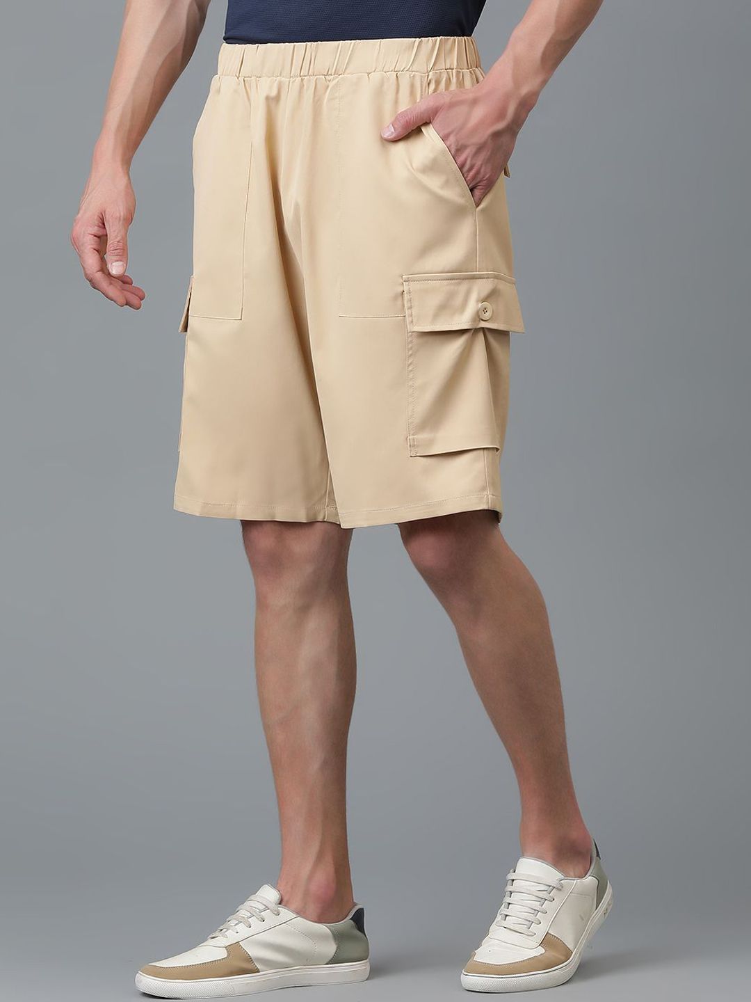 Kotty Men Low-Rise Cargo Shorts