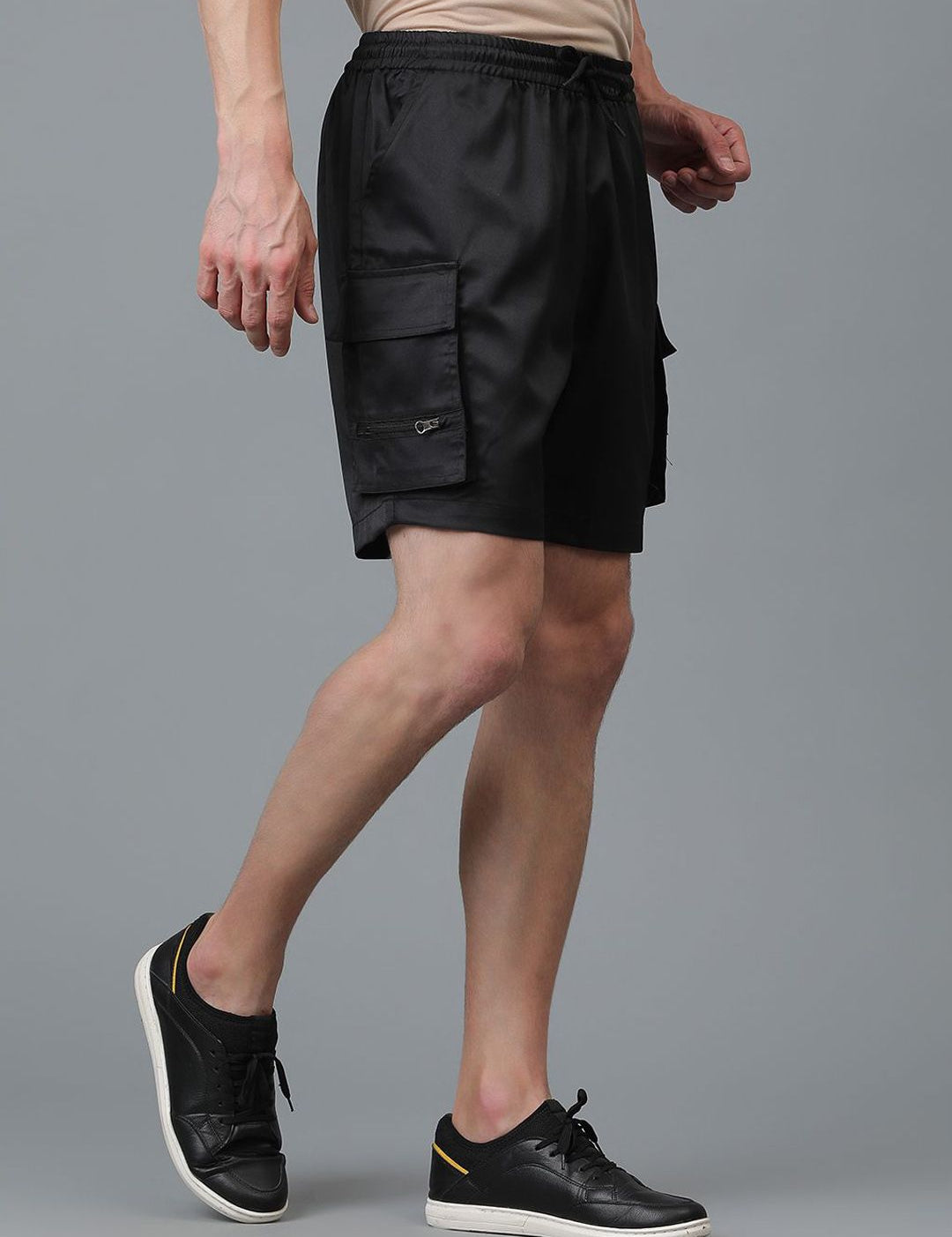 Kotty Men Low-Rise Cargo Shorts