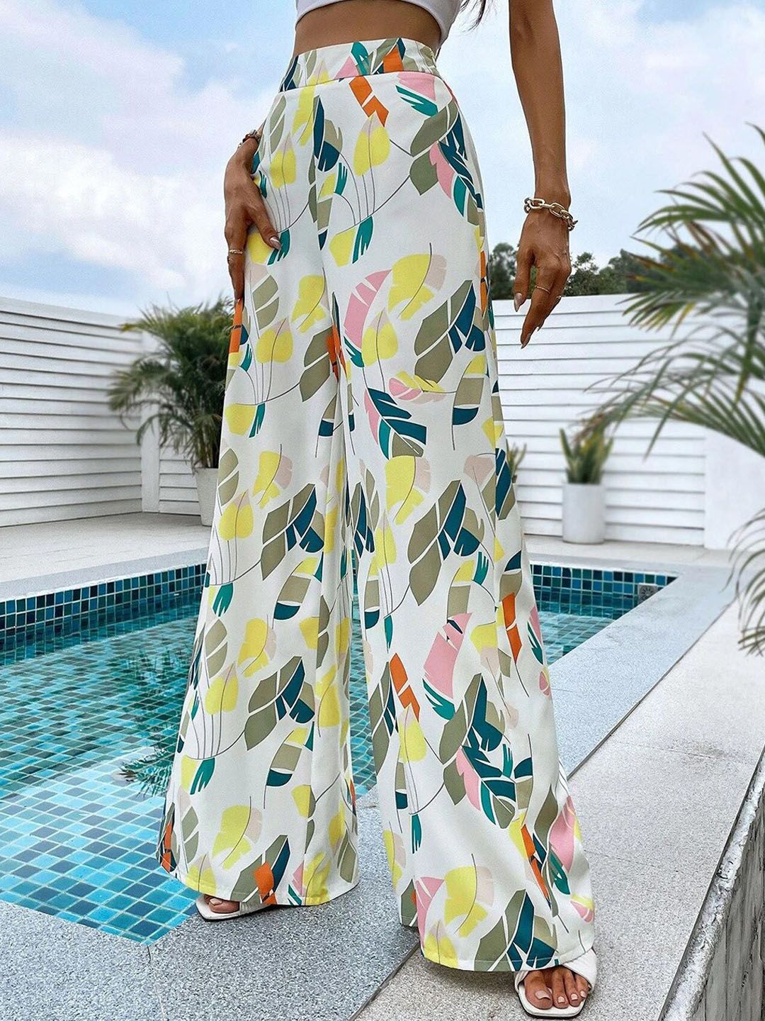 Kotty Women Multicoloured Printed Relaxed Straight Fit High-Rise Easy Wash Trousers