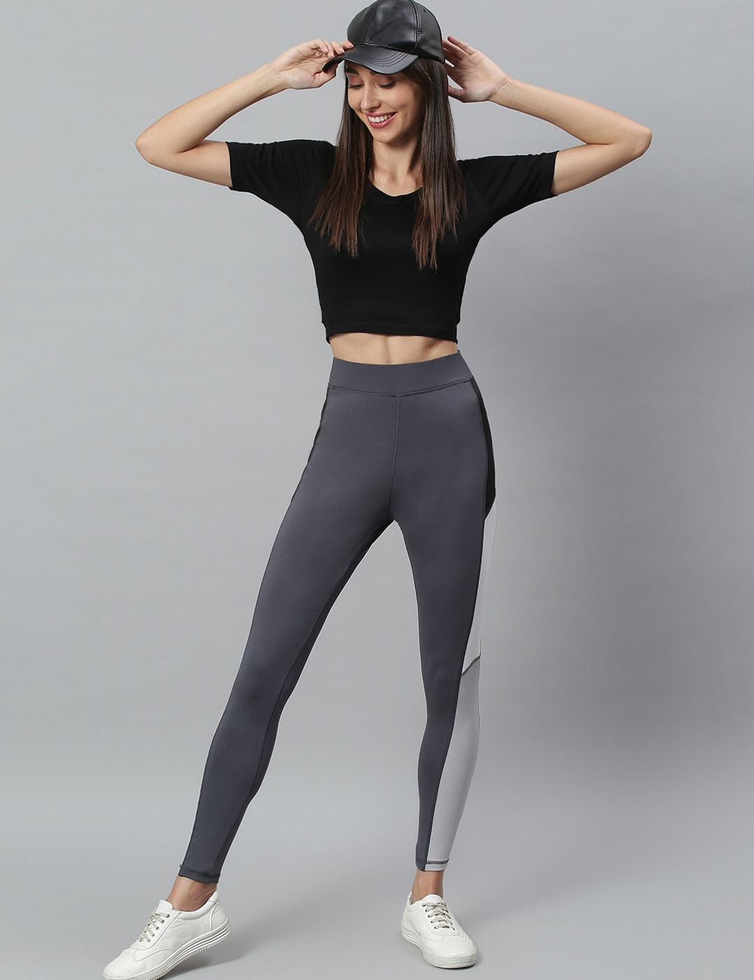Kotty Women Grey & Black Colourblocked Tights