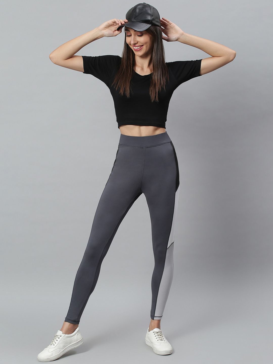 Kotty Women Grey & Black Colourblocked Tights