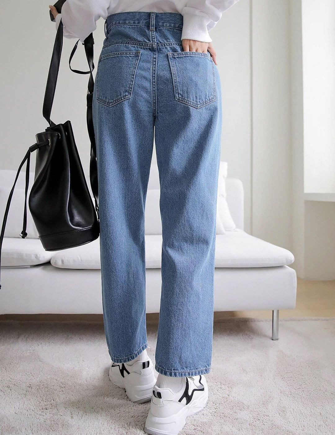 Kotty Women Jean Straight Fit High-Rise Light Fade Stretchable Clean Look Cotton Jeans