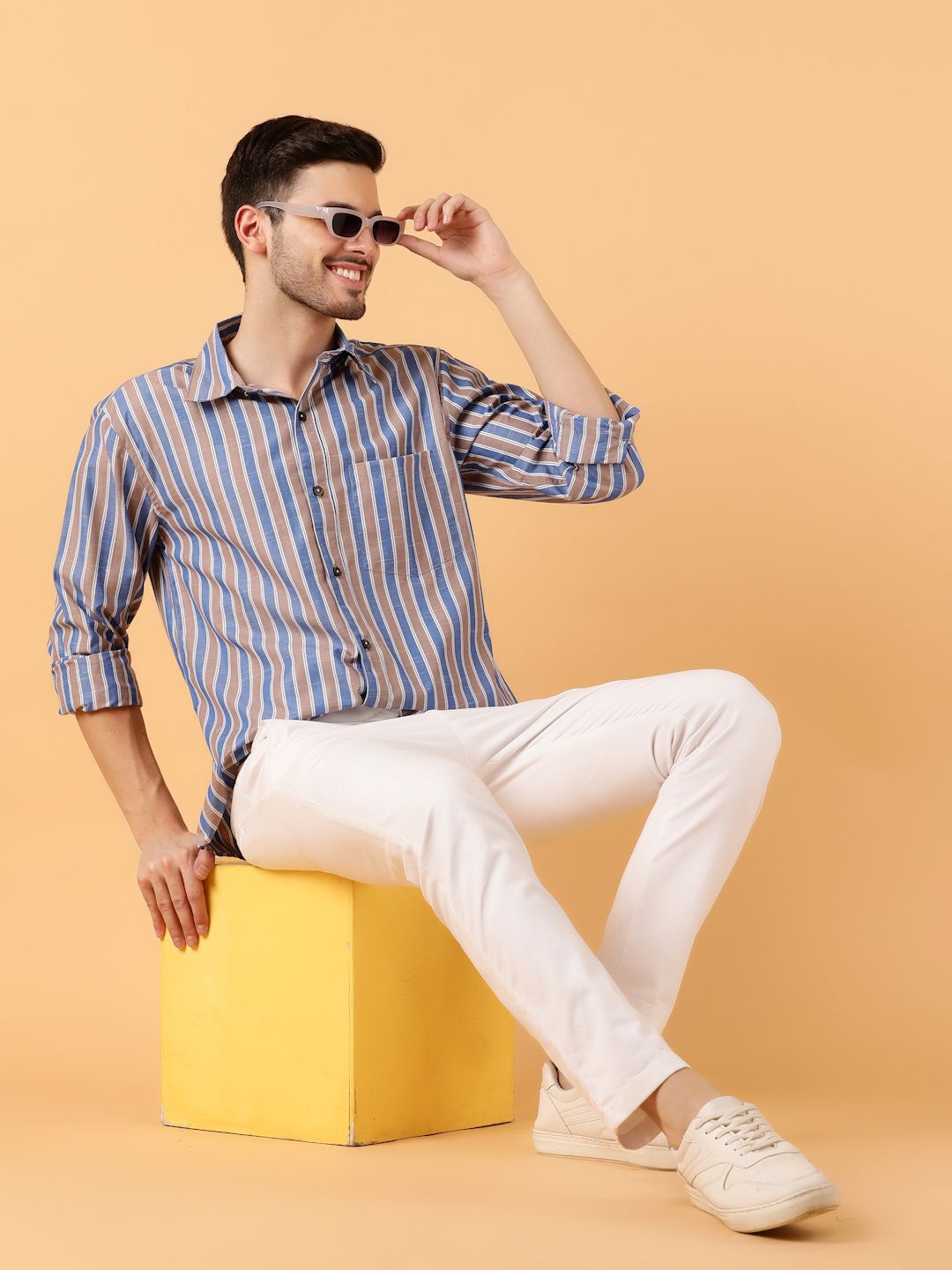 Kotty Men Relaxed Spread Collar Striped Casual Shirt