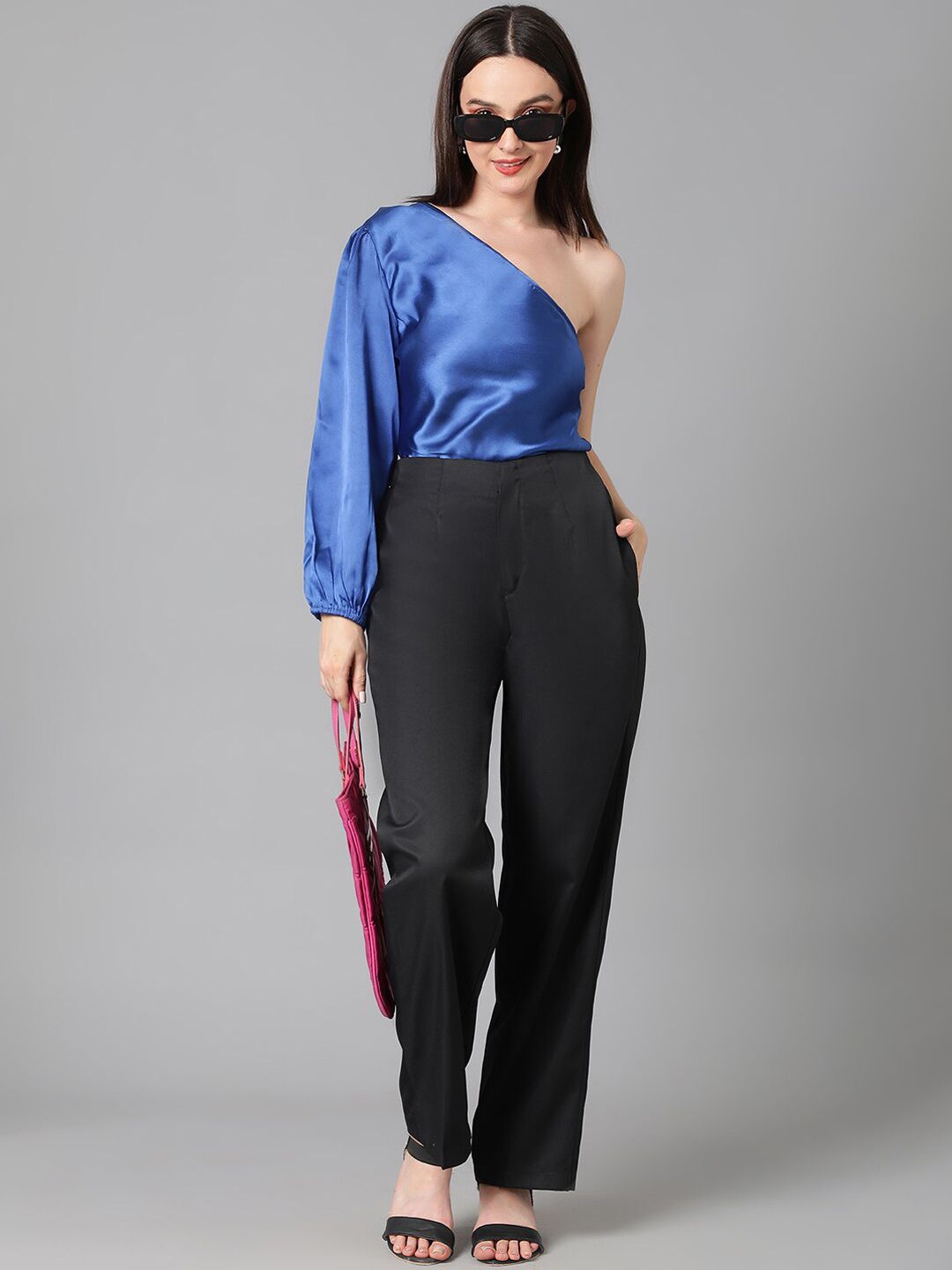 Kotty Women Black Relaxed Straight Leg Straight Fit High-Rise Easy Wash Pleated Trousers