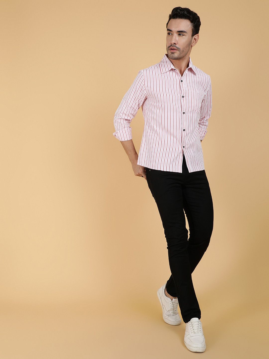 Kotty Men Relaxed Spread Collar Graphic Printed Casual Shirt