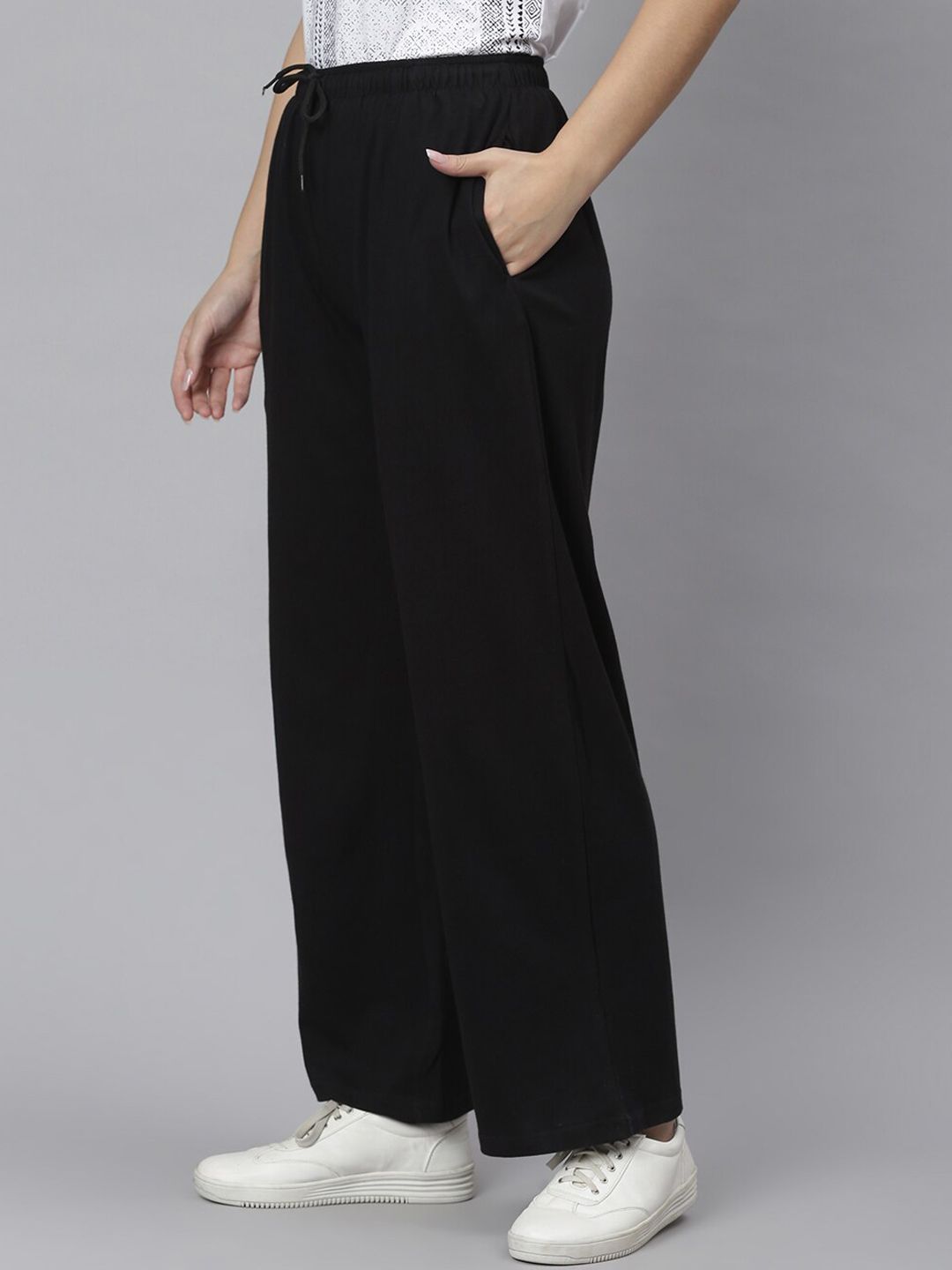 Kotty Women Black Solid Straight-Fit Track Pants