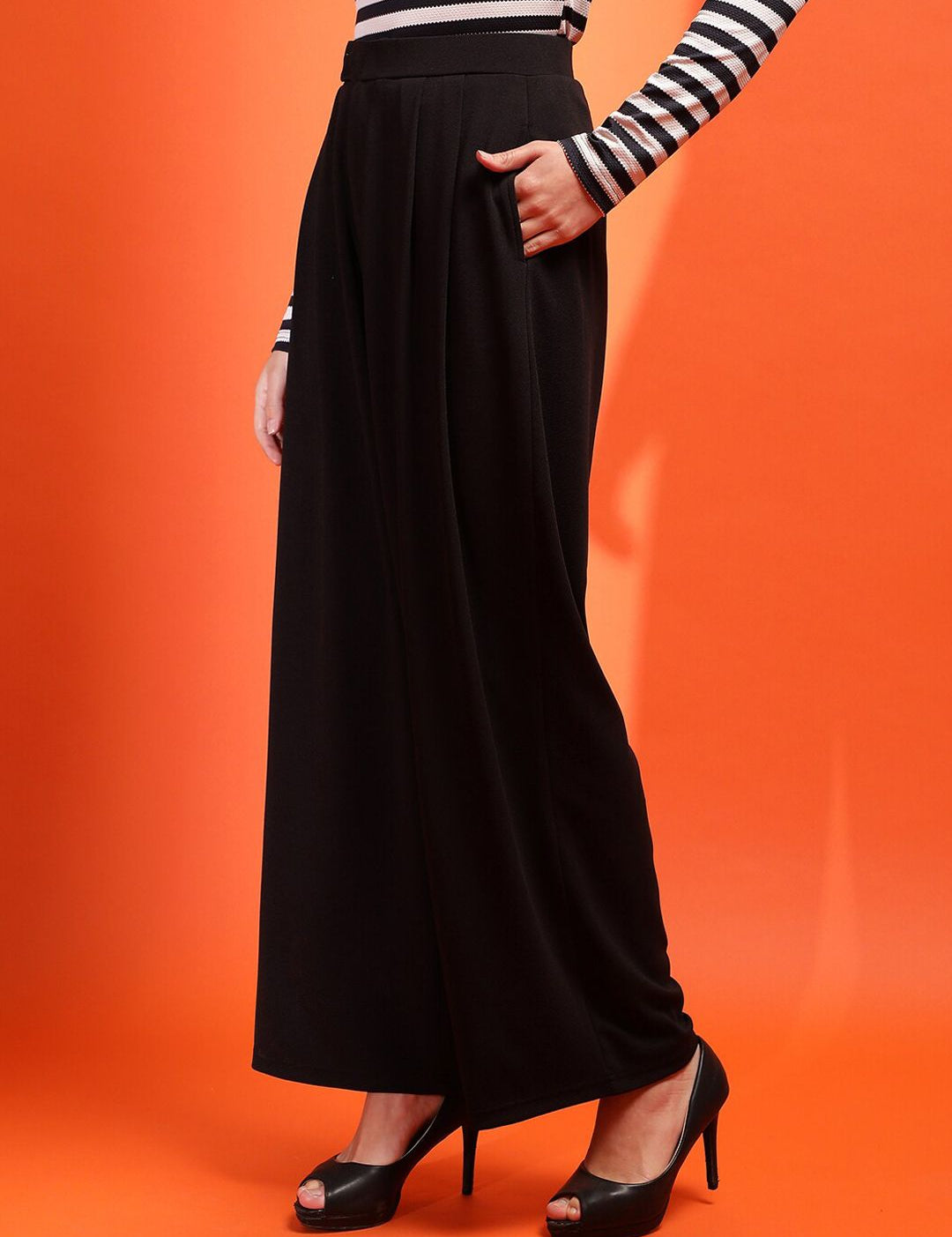 Stylecast X KOTTY BIZwear Women Relaxed Straight Leg Straight Fit High-Rise Easy Wash Trousers