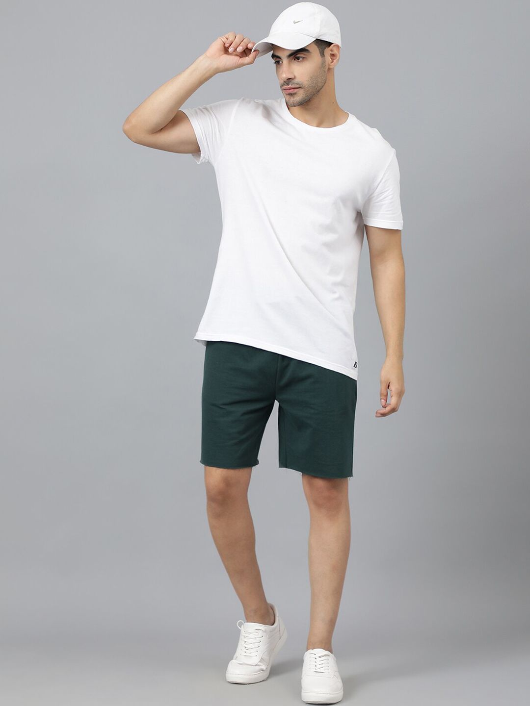 Kotty Men Green Mid-Rise Regular Shorts