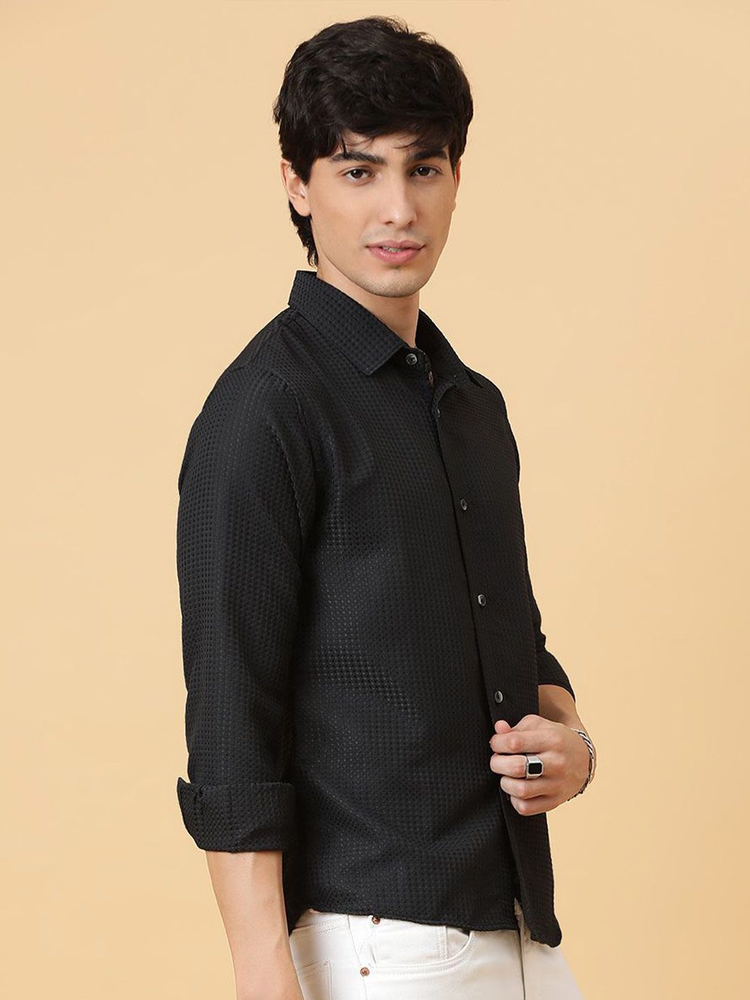 Kotty Men Relaxed Spread Collar Solid Casual Shirt