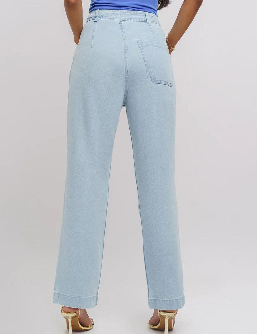 Kotty Women Jean Straight Fit High-Rise Slash Knee Stretchable Jeans