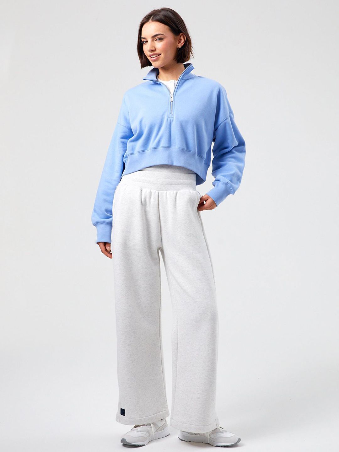 Kotty Women Mock Collar Crop Sweatshirt