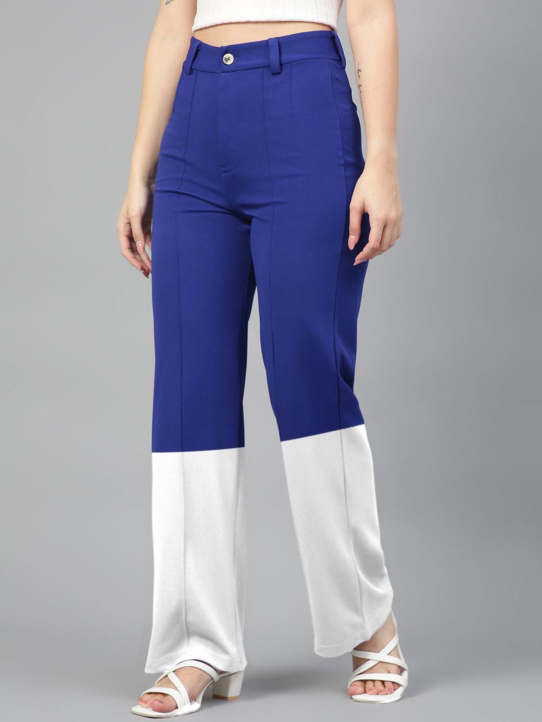 Kotty Women Colourblocked Relaxed Straight Fit High-Rise Easy Wash Pleated Trousers