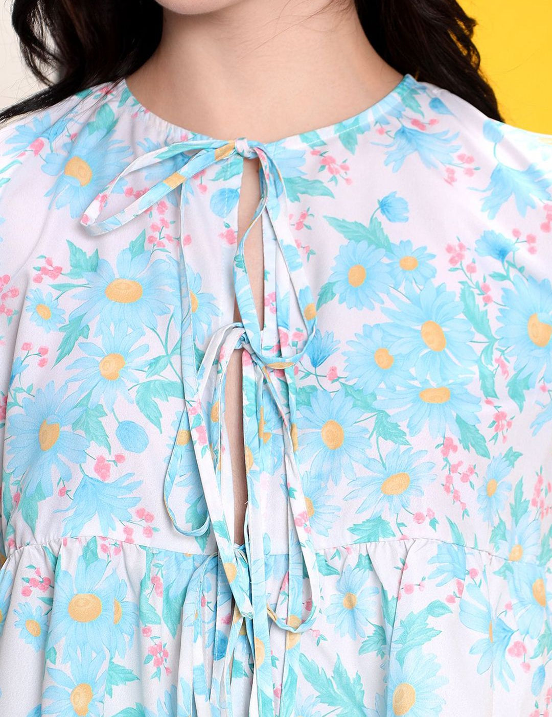 Kotty Women Floral Print Tie-Up Neck Crop Top