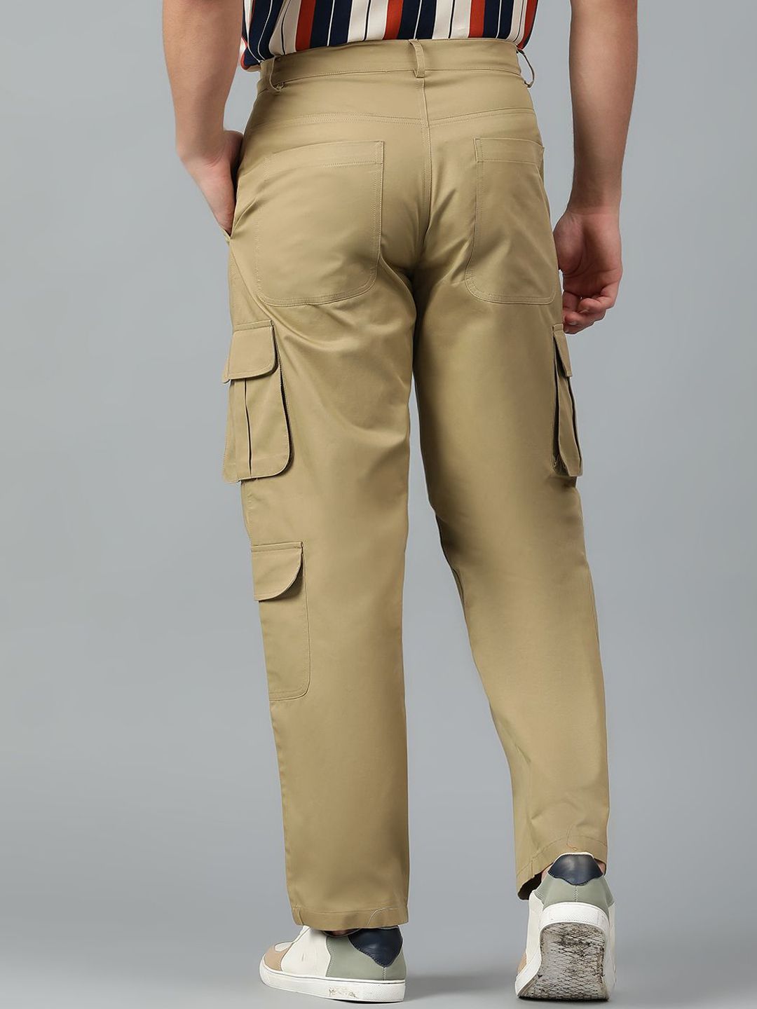 Kotty Men Relaxed Low-Rise Easy Wash Cargos Trousers