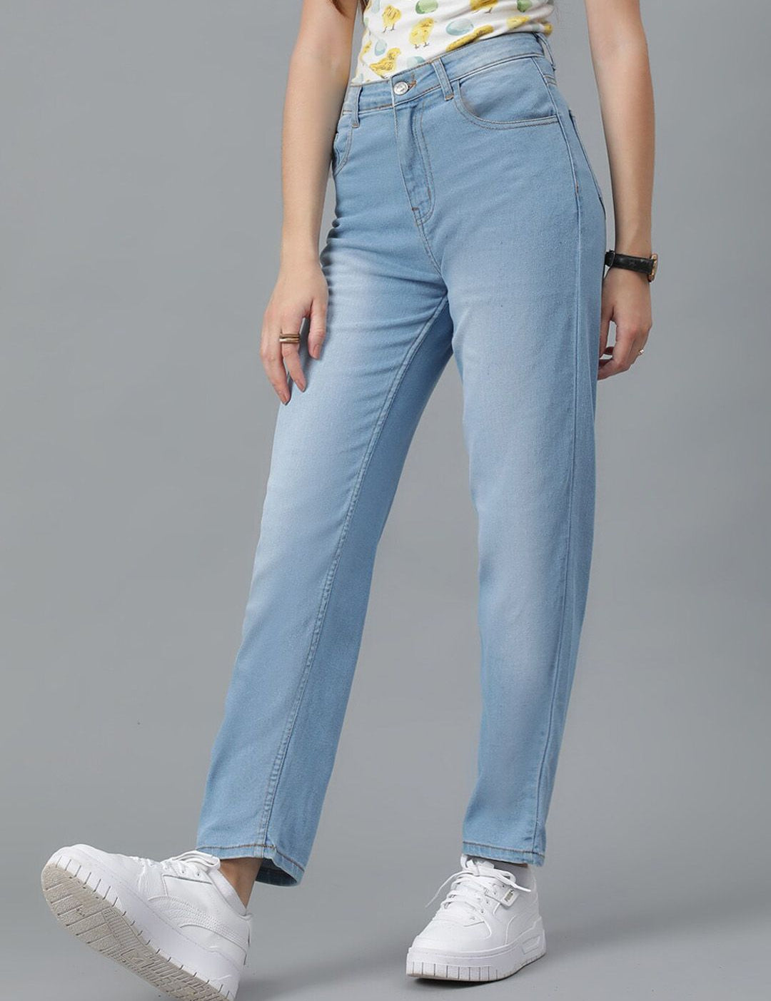 Kotty Women Jean Slim Fit High-Rise Light Fade Clean Look Stretchable Jeans