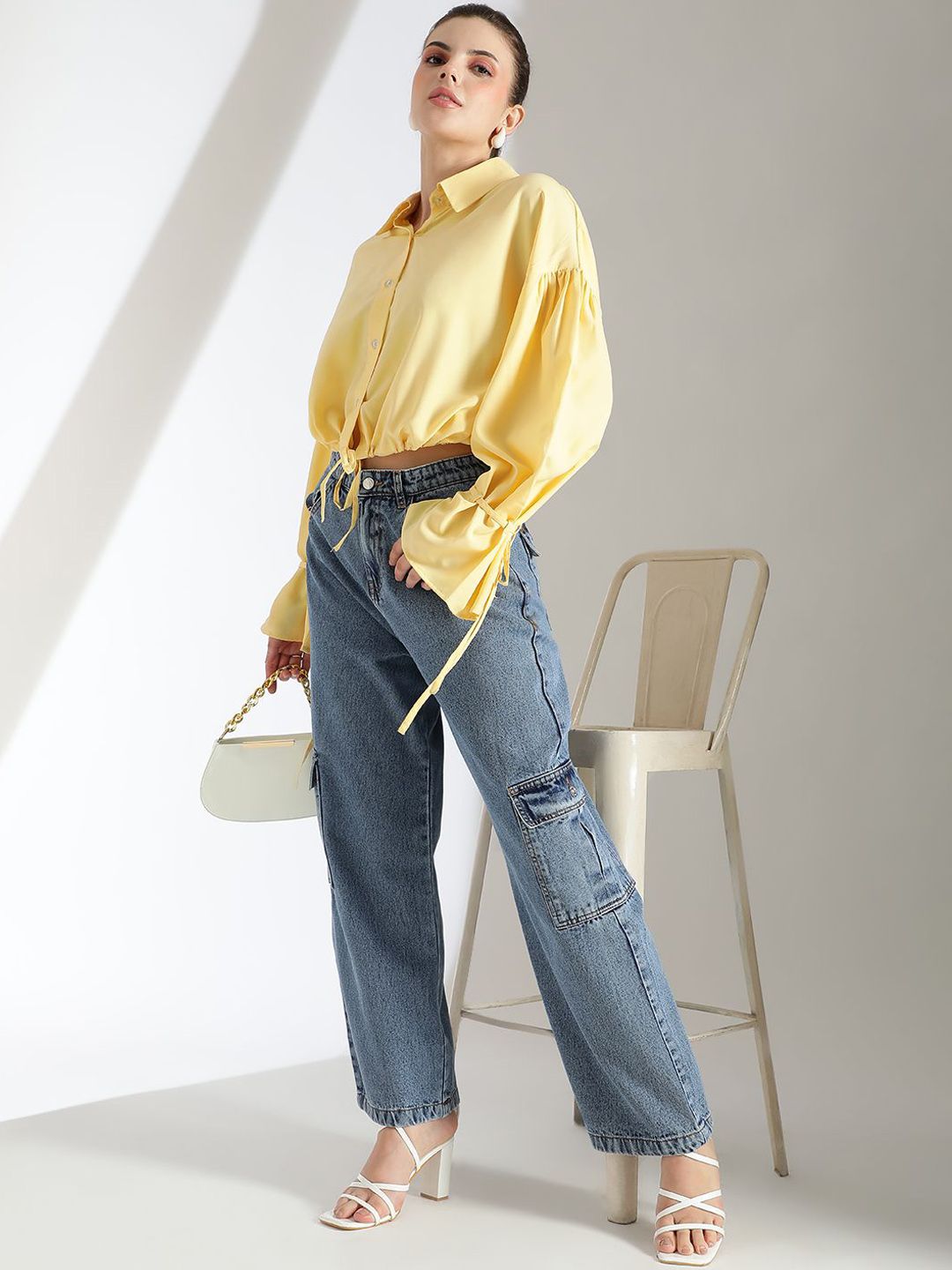 Kotty Women High-Rise Clean Look Stretchable Cargo Jeans