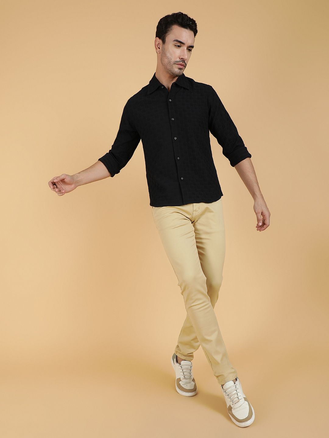 Kotty Men Relaxed Spread Collar Textured Casual Shirt