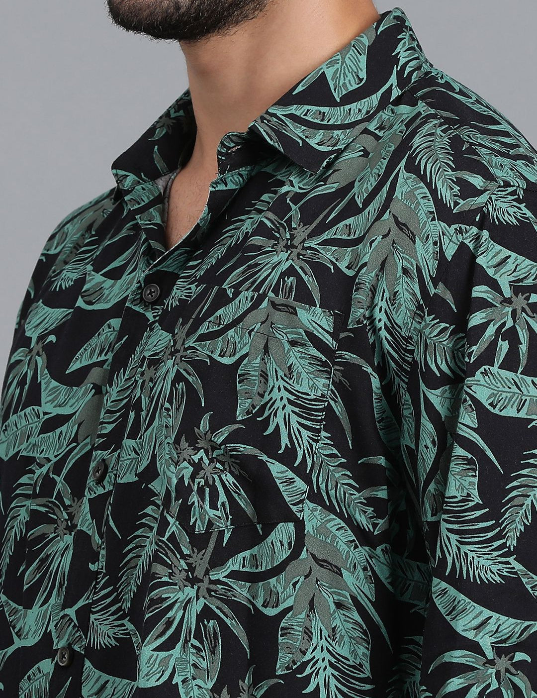 Kotty New Green & Black Floral Printed Spread Collar Relaxed Fit Casual Shirt