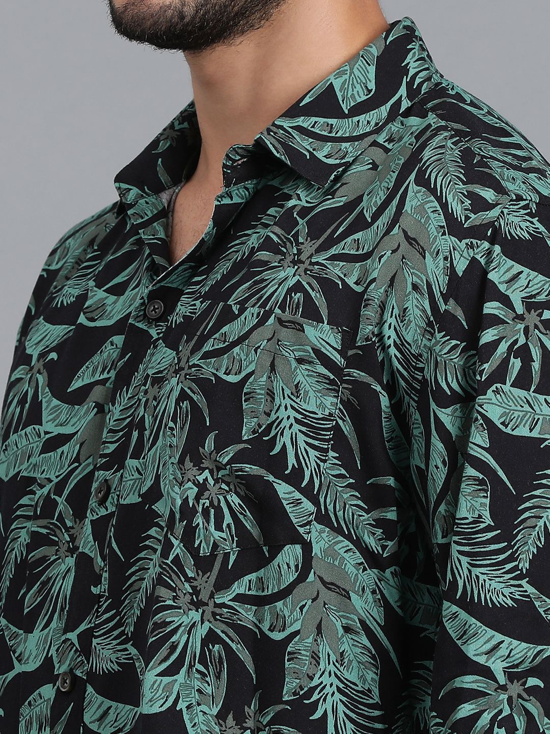 Kotty New Green & Black Floral Printed Spread Collar Relaxed Fit Casual Shirt